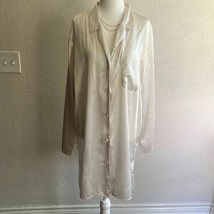 Vintage Victoria’s Secret White Button-up Sleep Gown Size Large